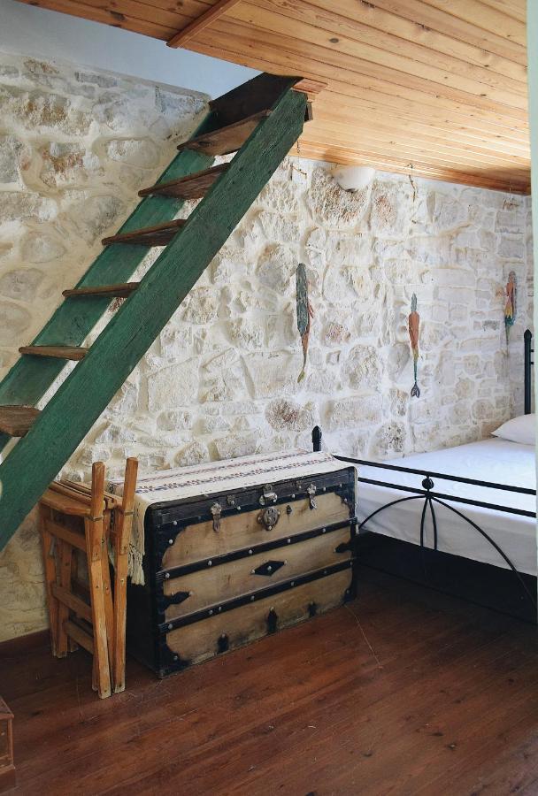 Yi Artistry 1-Bedroom Medieval Holiday House Kalamoti Exterior foto