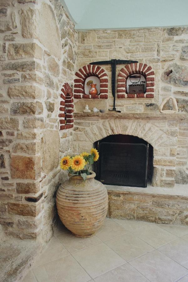 Yi Artistry 1-Bedroom Medieval Holiday House Kalamoti Exterior foto