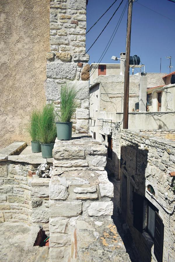 Yi Artistry 1-Bedroom Medieval Holiday House Kalamoti Exterior foto