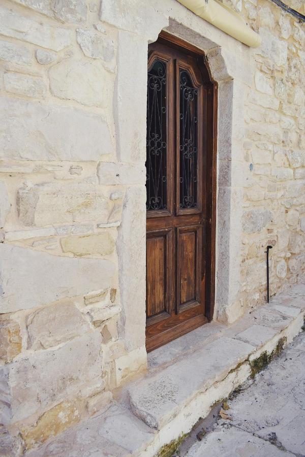 Yi Artistry 1-Bedroom Medieval Holiday House Kalamoti Exterior foto